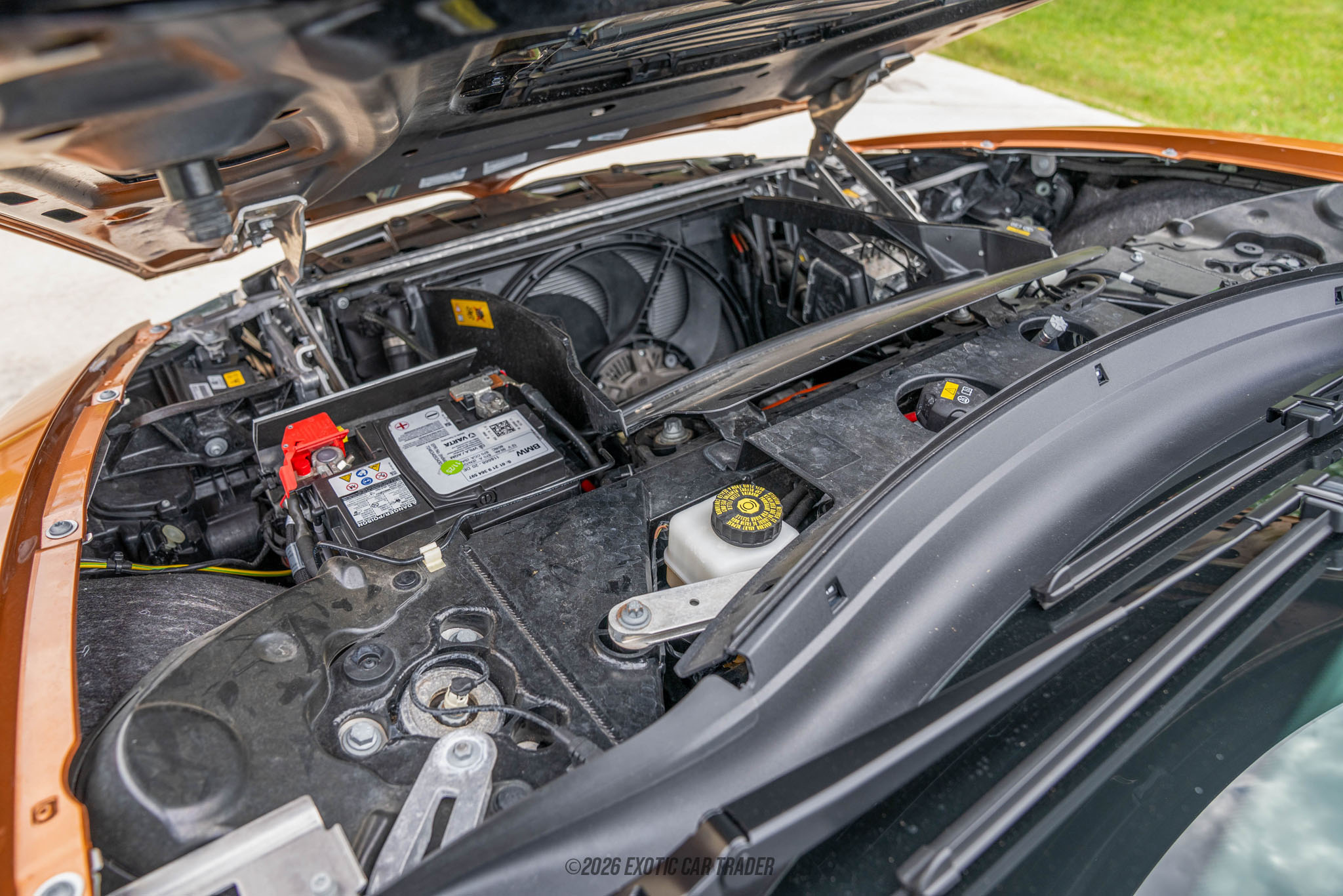 2019 BMW I8 - Engine Photo