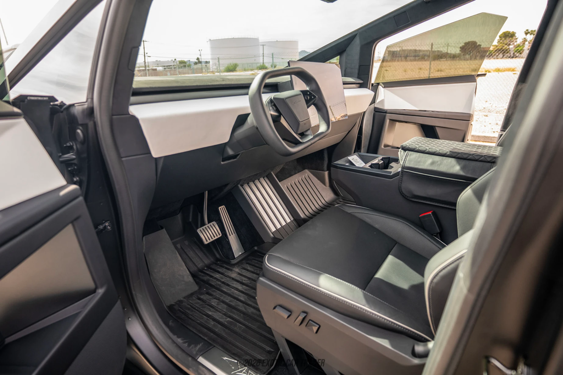 Tesla Cybertruck Tesla Cybertruck - Interior
