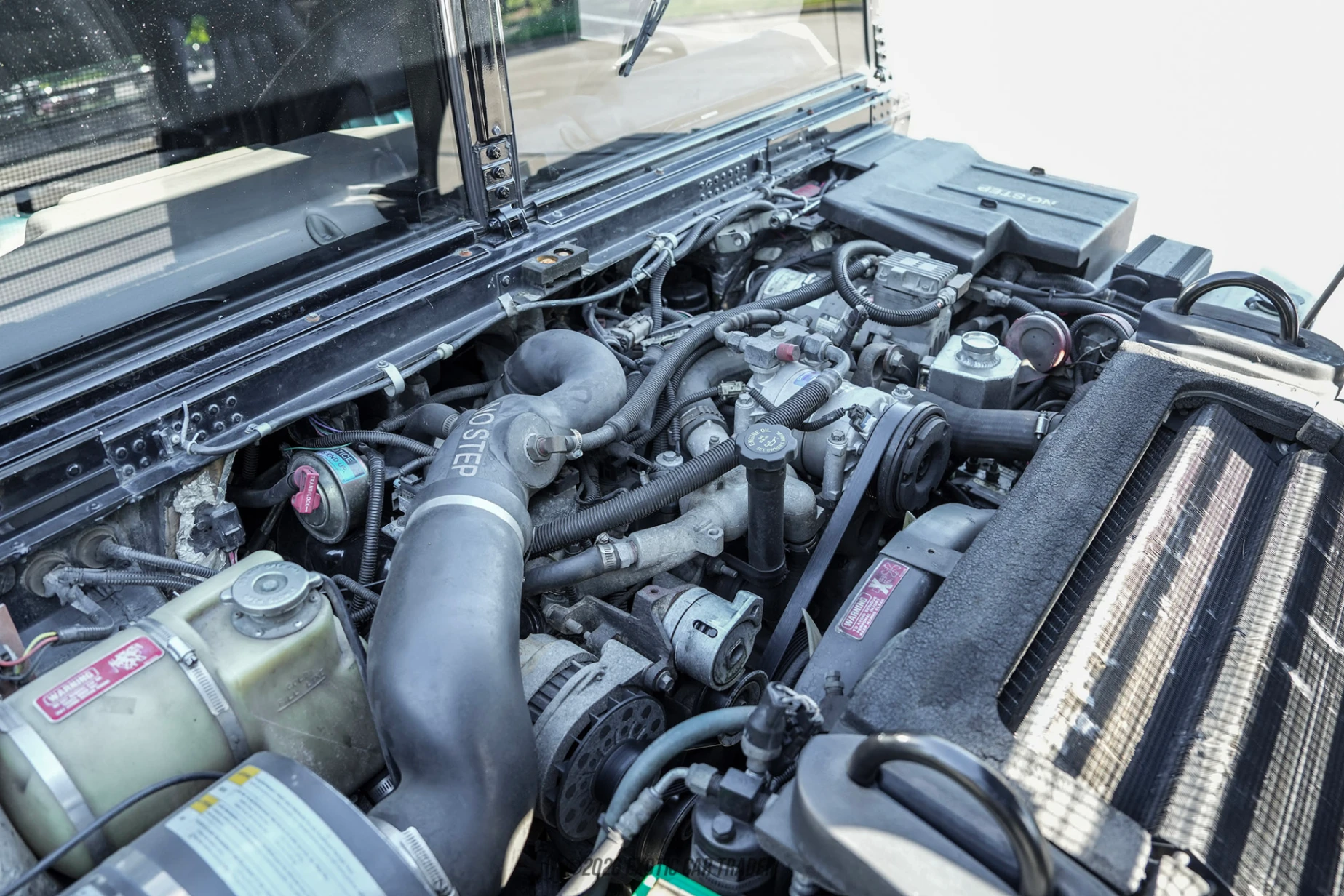 2003 Hummer H1 - Engine Photo