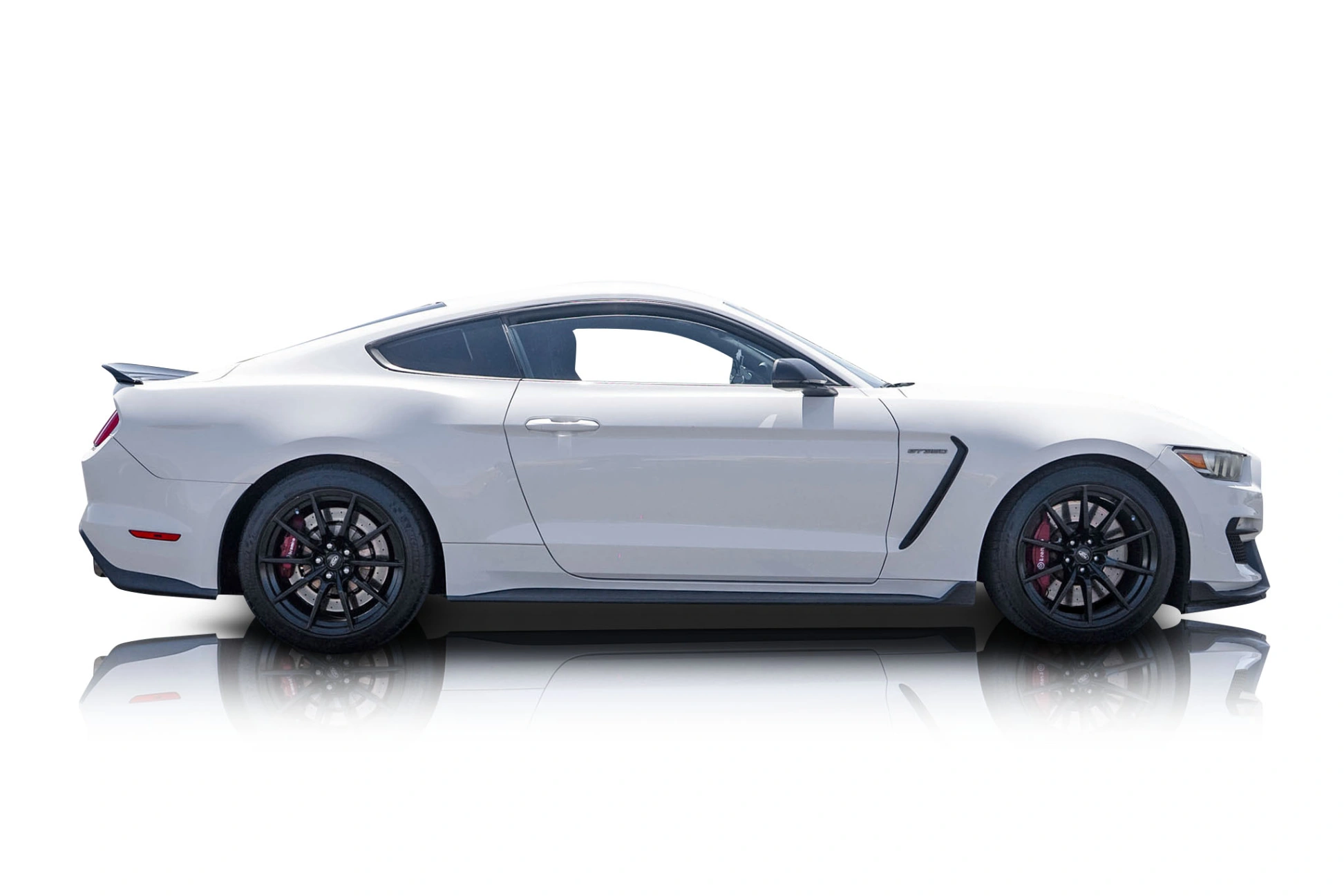 An incredible side shot photo of a Ford Mustang that you should buy.