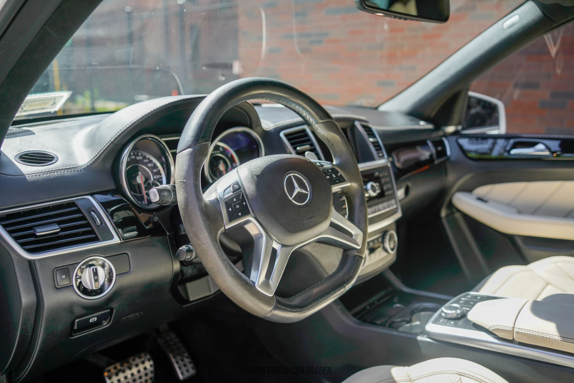 Mercedes-Benz ML63 AMG Mercedes-Benz ML63 AMG - Interior
