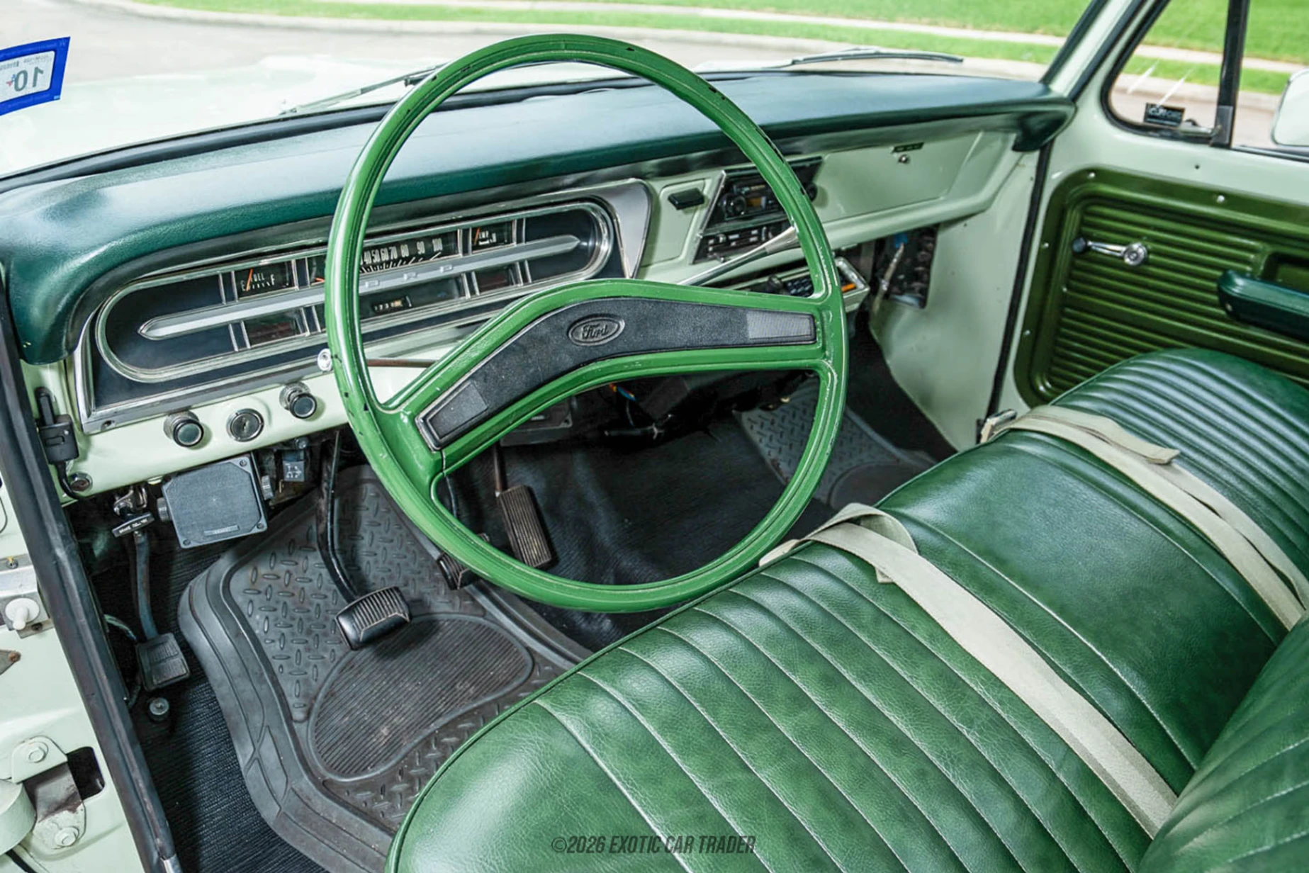 Ford F-100 Ford F-100 - Interior