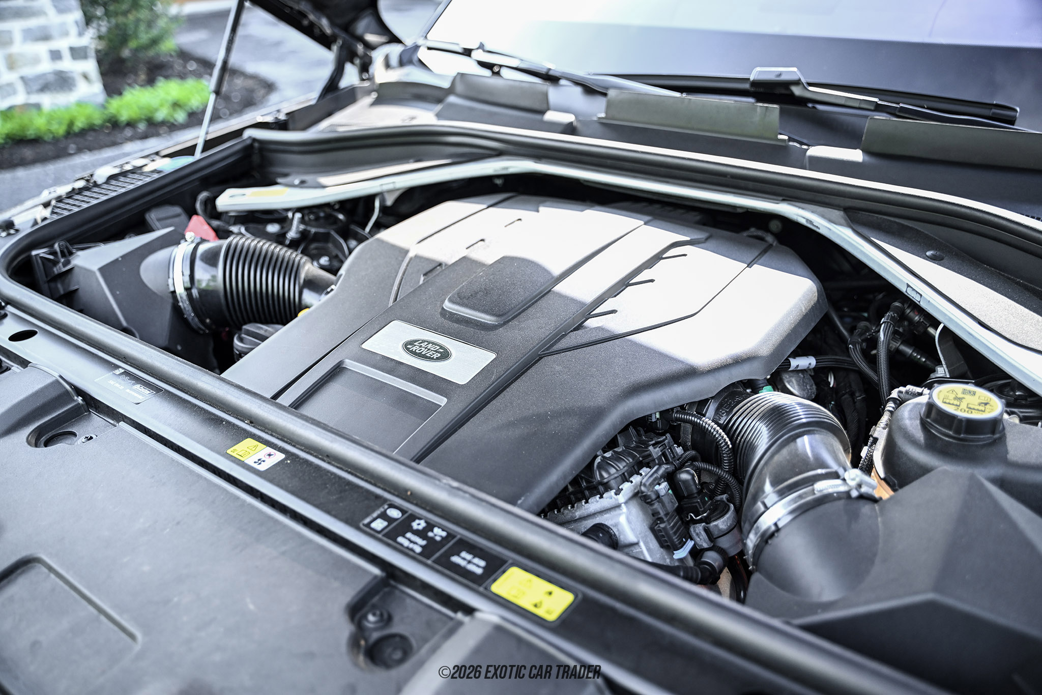 2023 Land Rover Range Rover - Engine Photo