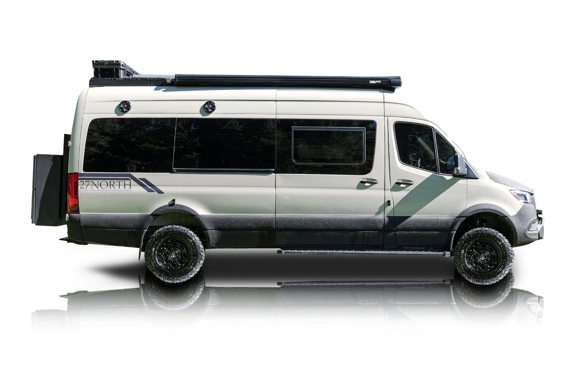 An incredible side shot photo of aMercedes-Benz Sprinter 2500 that you should buy.