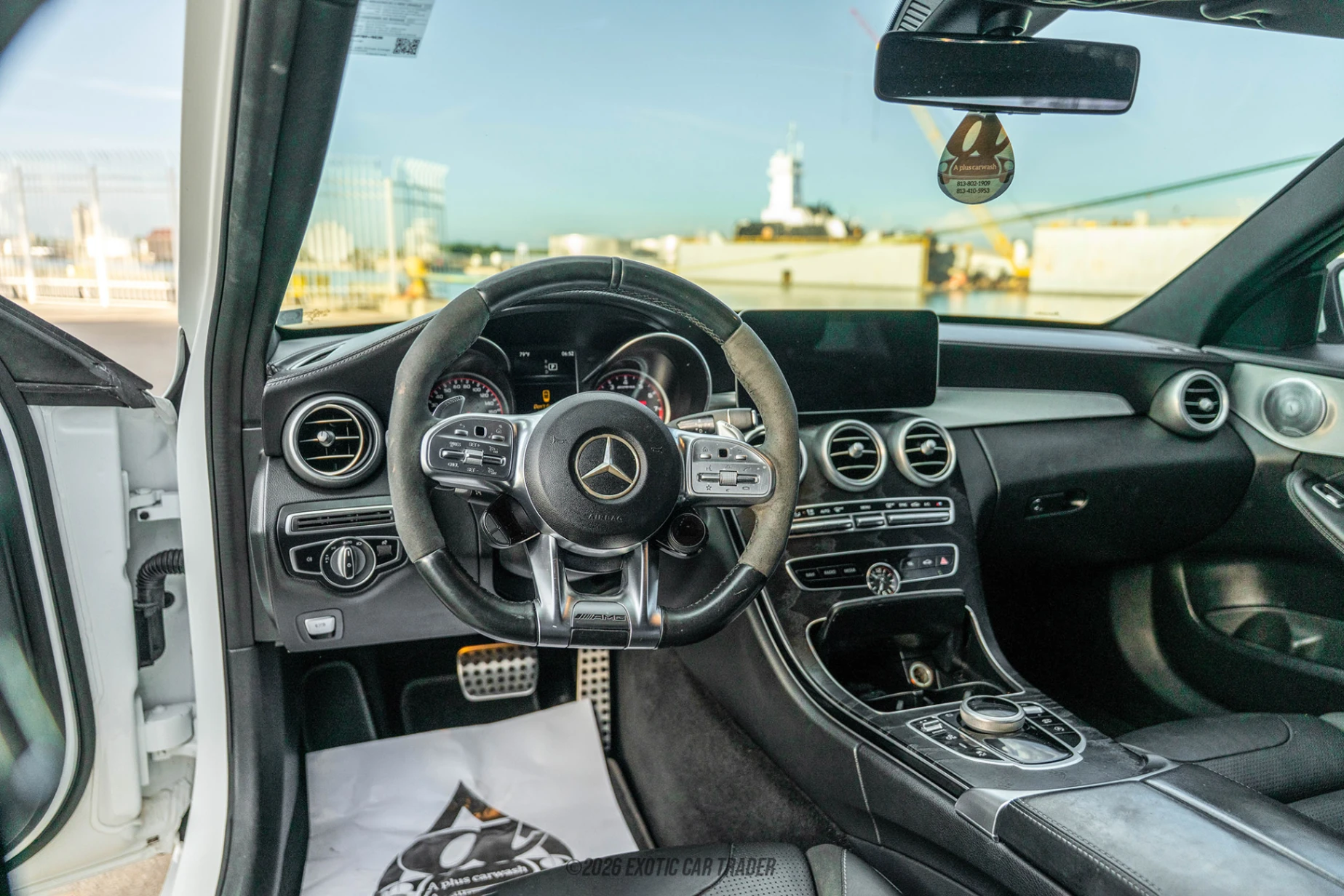 Mercedes-Benz C63 AMG S Mercedes-Benz C63 AMG S - Interior