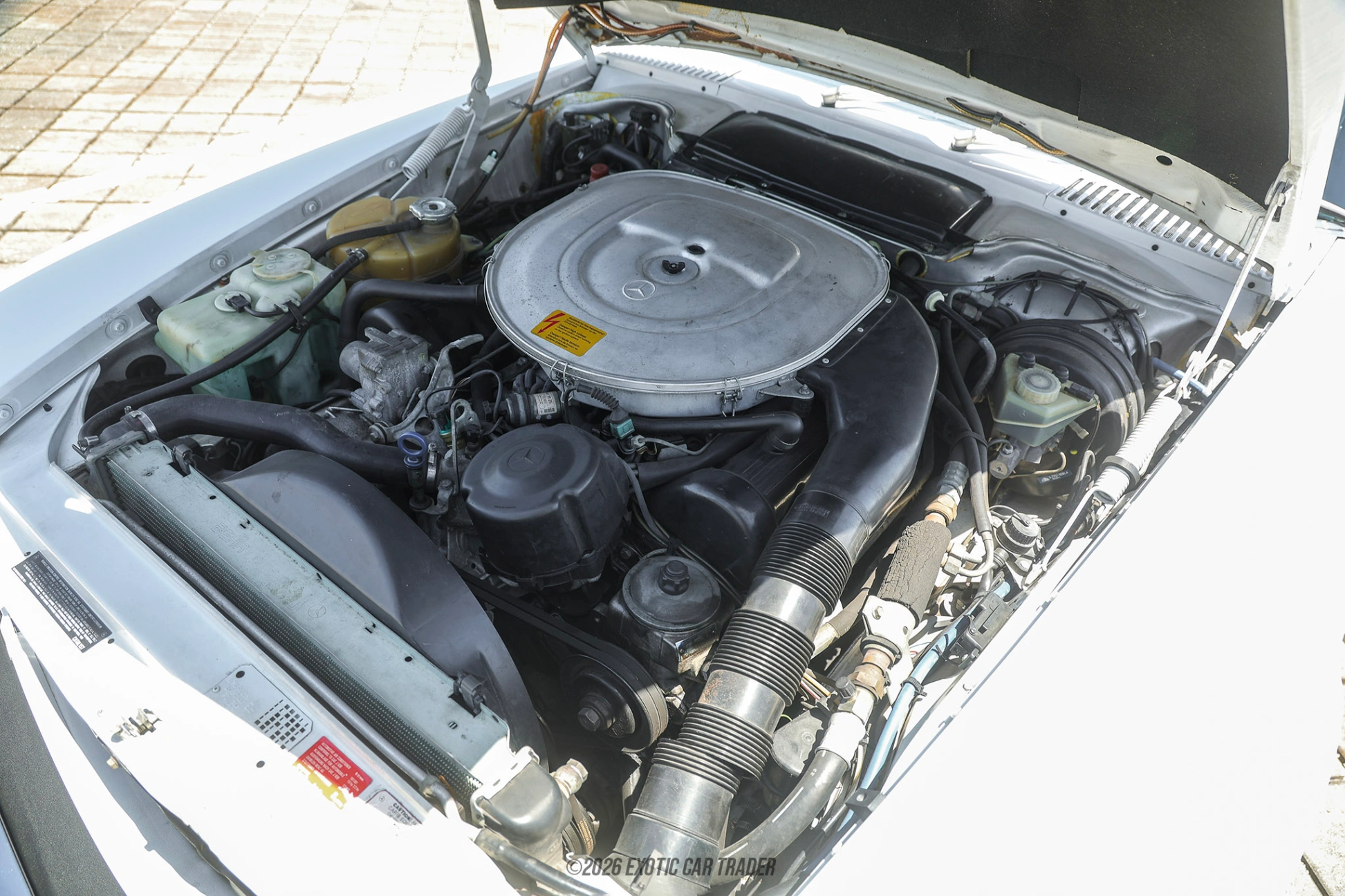 1988 Mercedes-Benz 560SL - Engine Photo