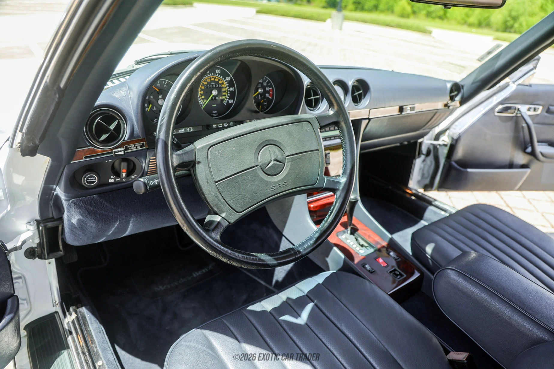 1988 Mercedes-Benz 560SL - Interior Photo