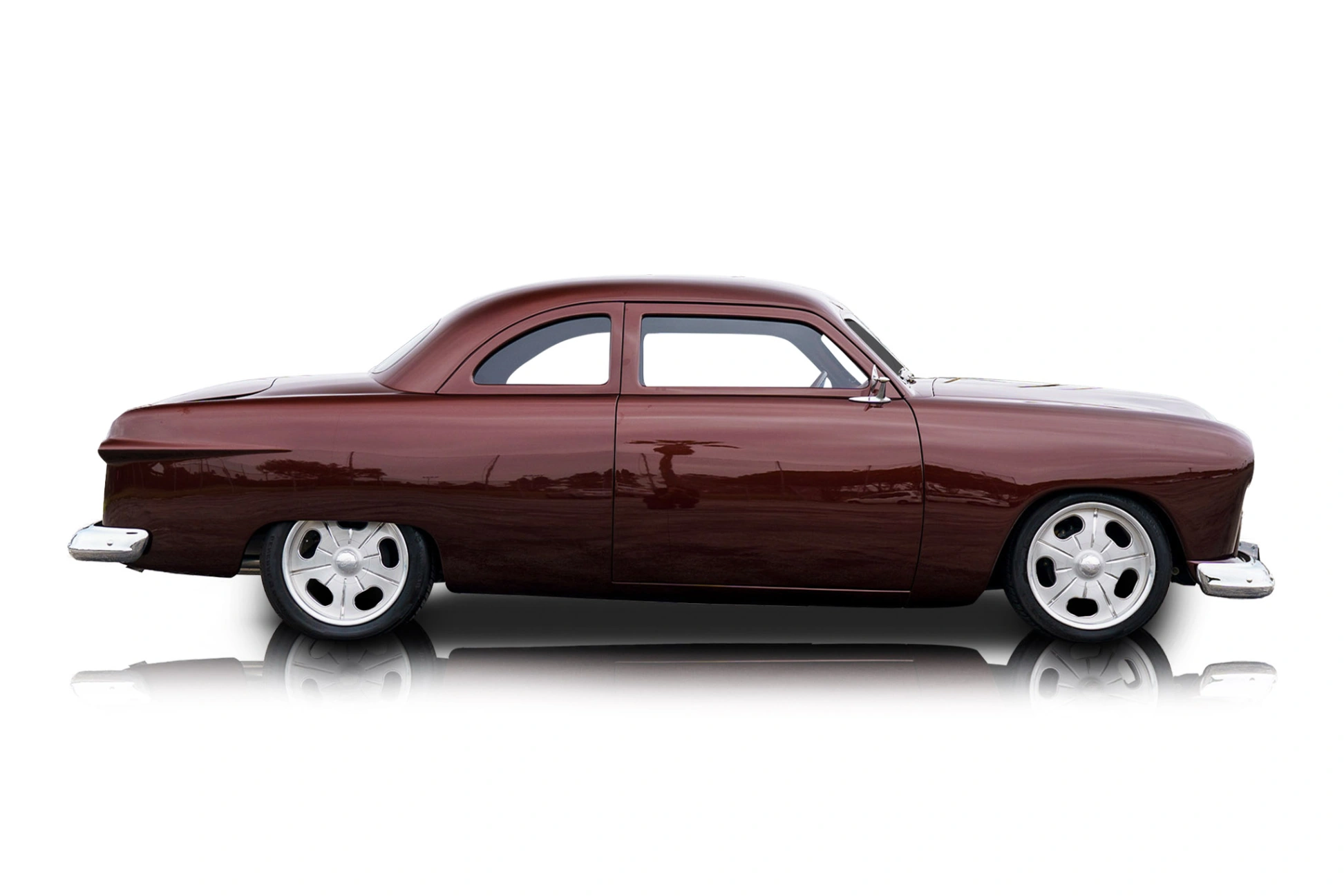 An incredible side shot photo of a Ford Custom that you should buy.