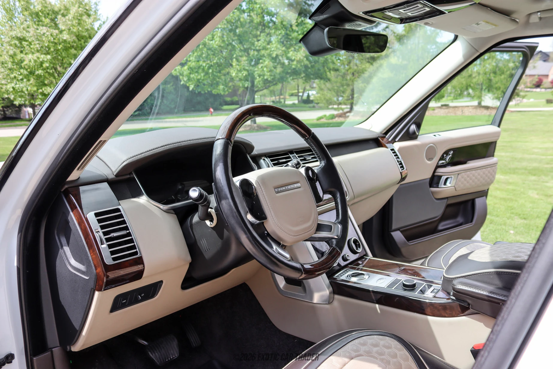 2019 Land Rover Range Rover - Interior Photo