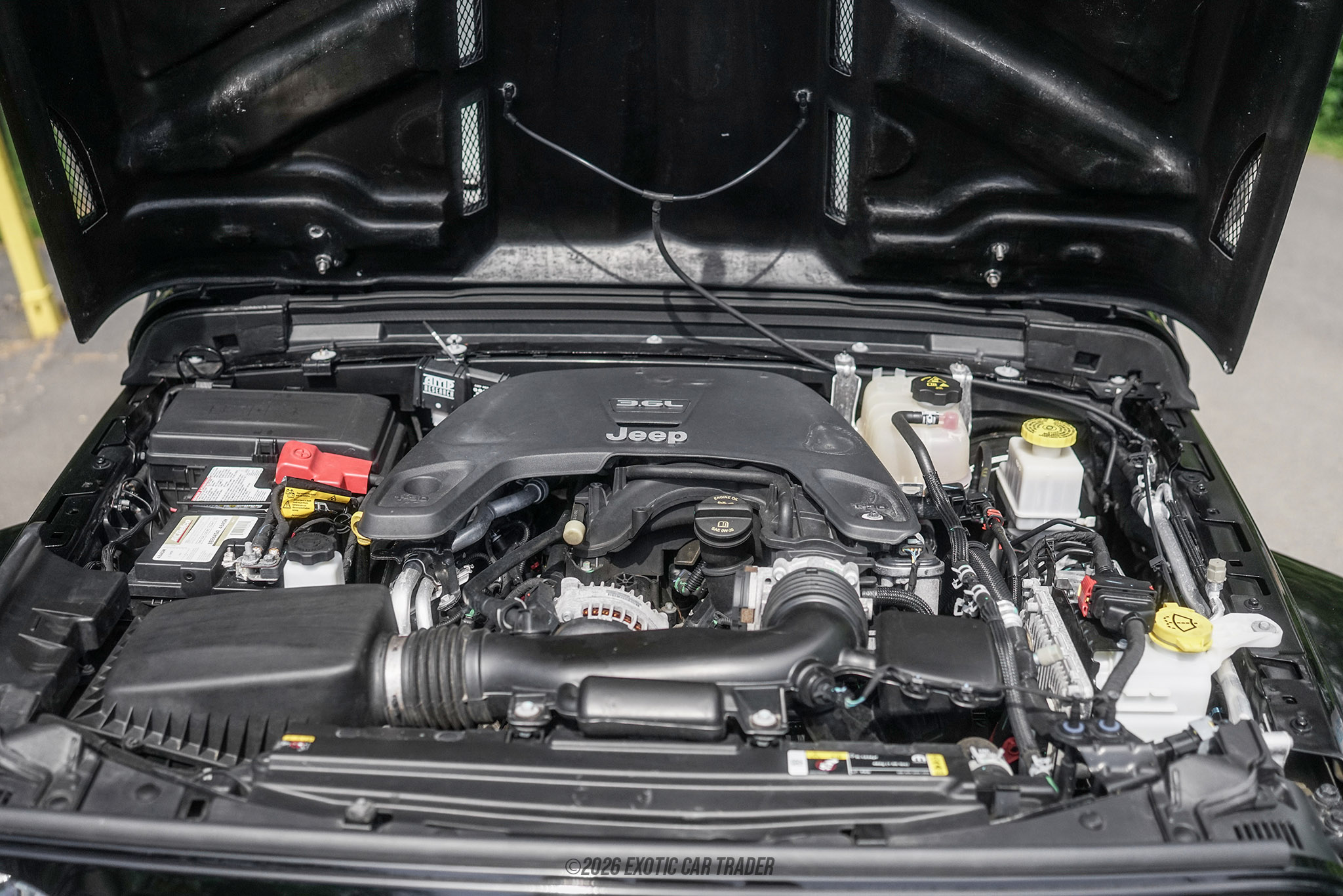 2021 Jeep Gladiator - Engine Photo