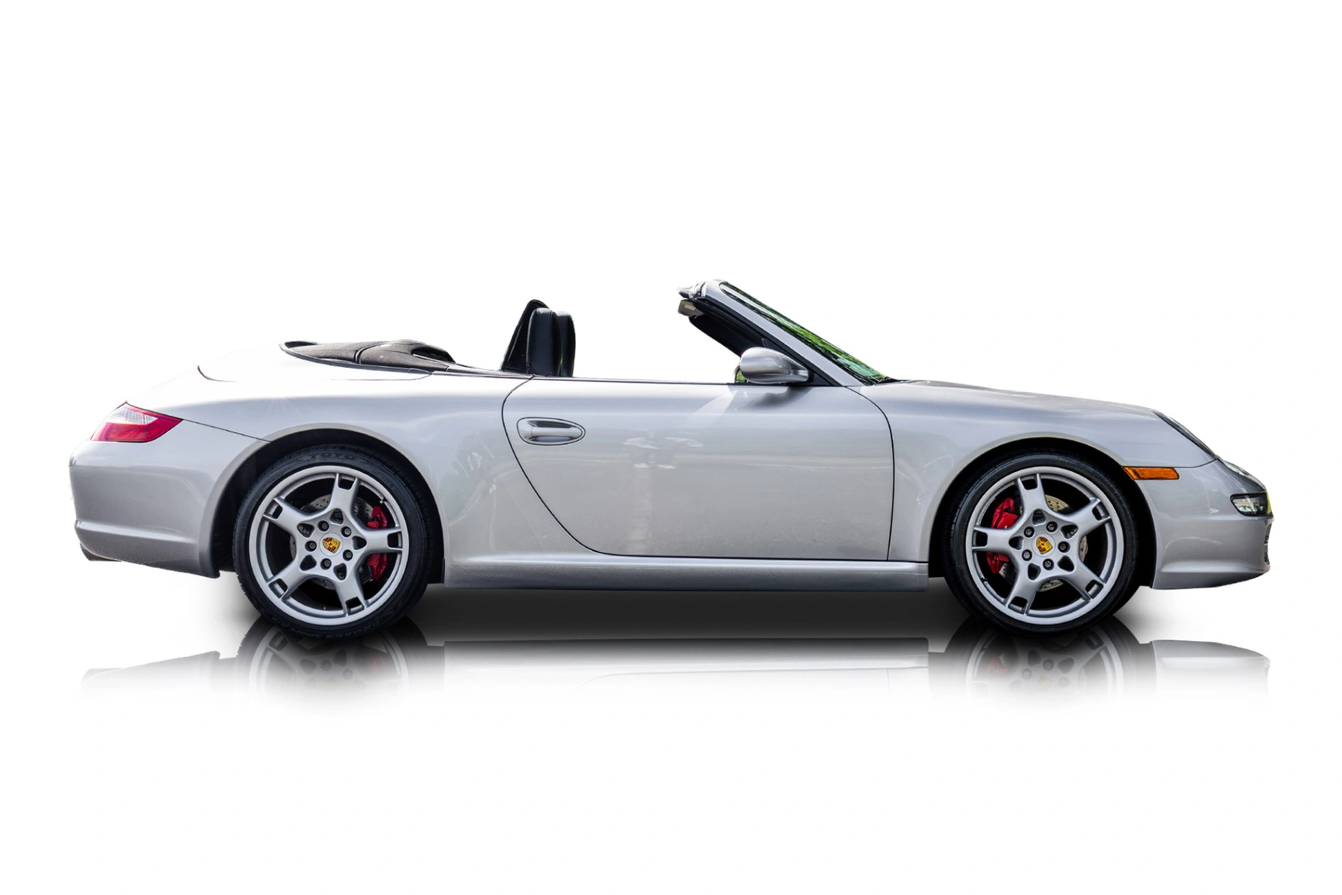An incredible side shot photo of a Porsche 911 that you should buy.