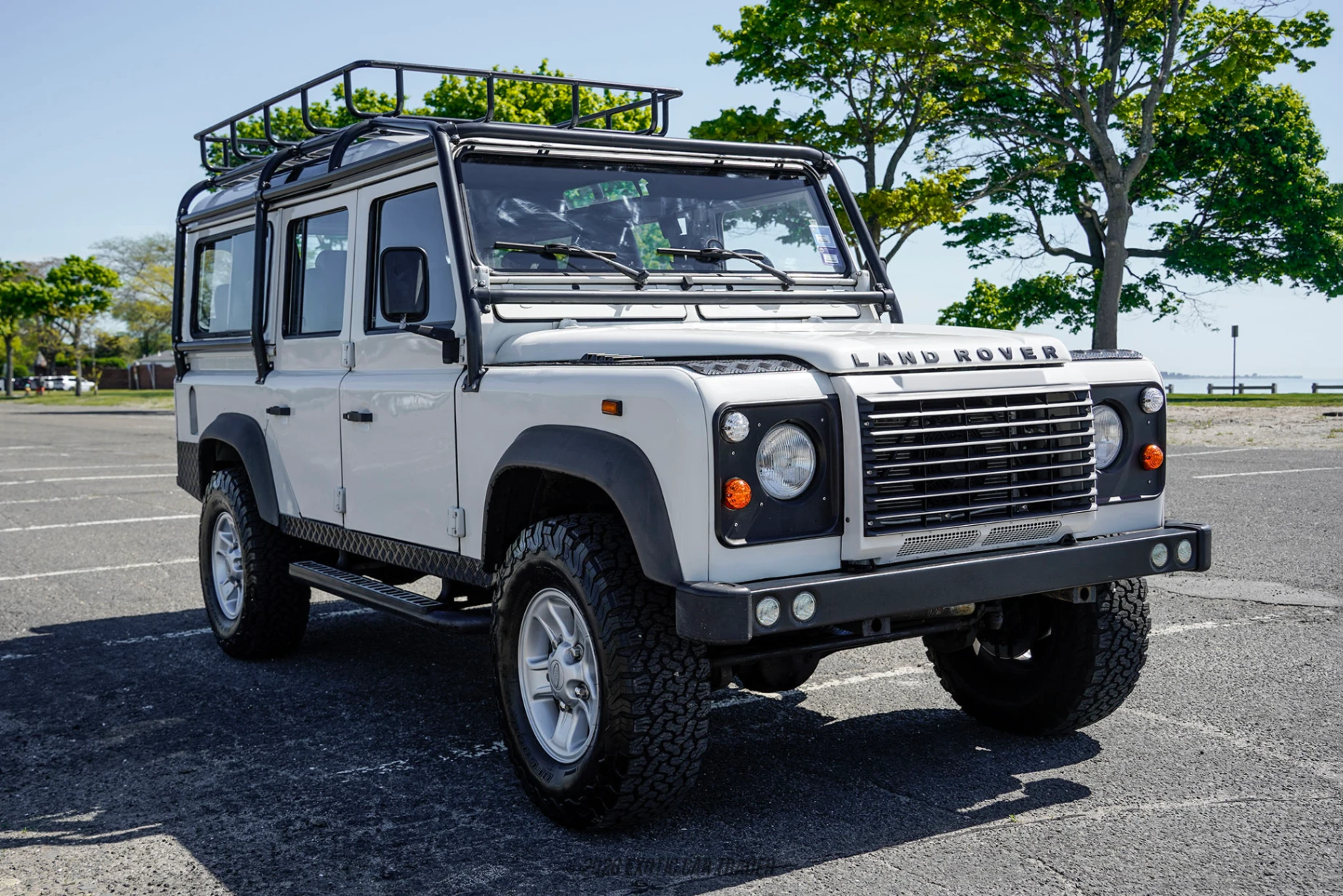 1986 Land Rover Defender 110 - Overview Photo