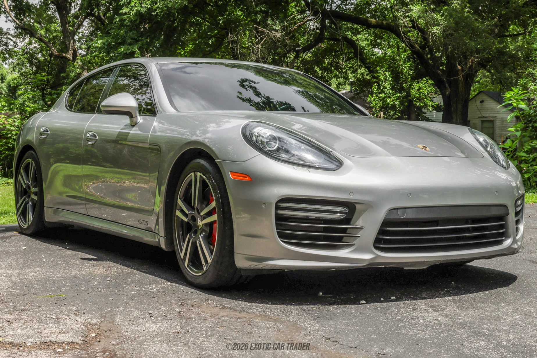 2016 Porsche Panamera - Overview Photo