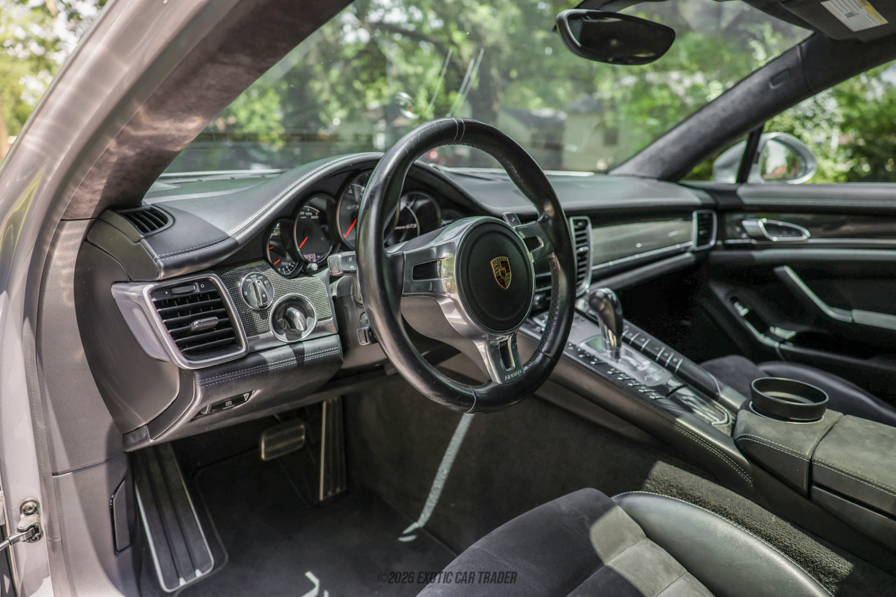 2016 Porsche Panamera - Interior Photo