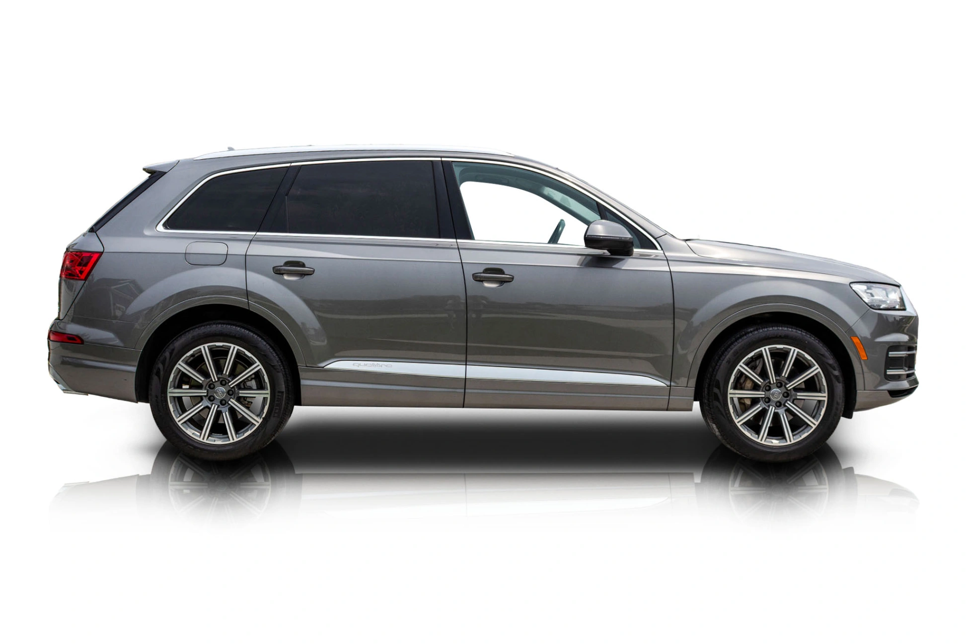 Passenger side photo of 2018 Audi Q7