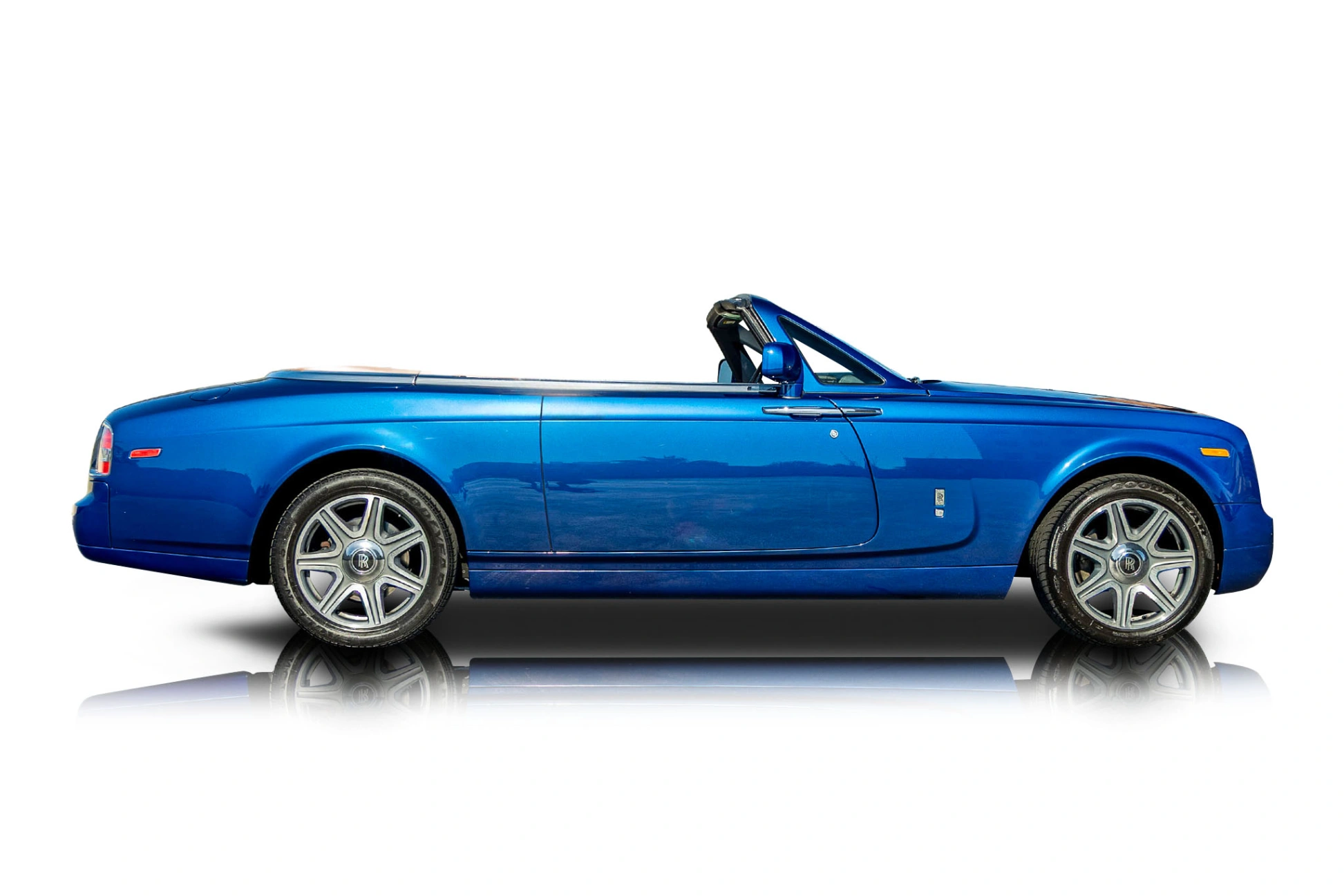 Passenger side photo of 2010 Rolls-Royce Phantom