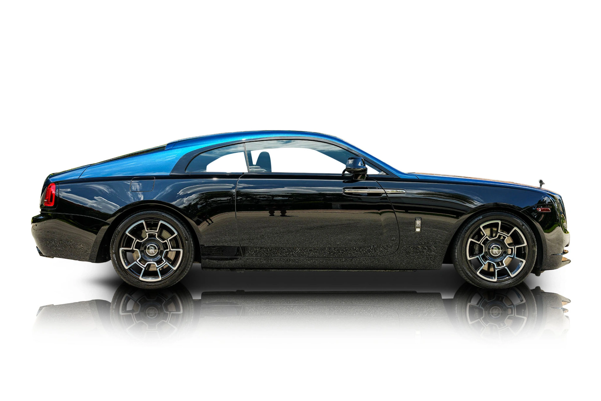Passenger side photo of 2019 Rolls-Royce Wraith