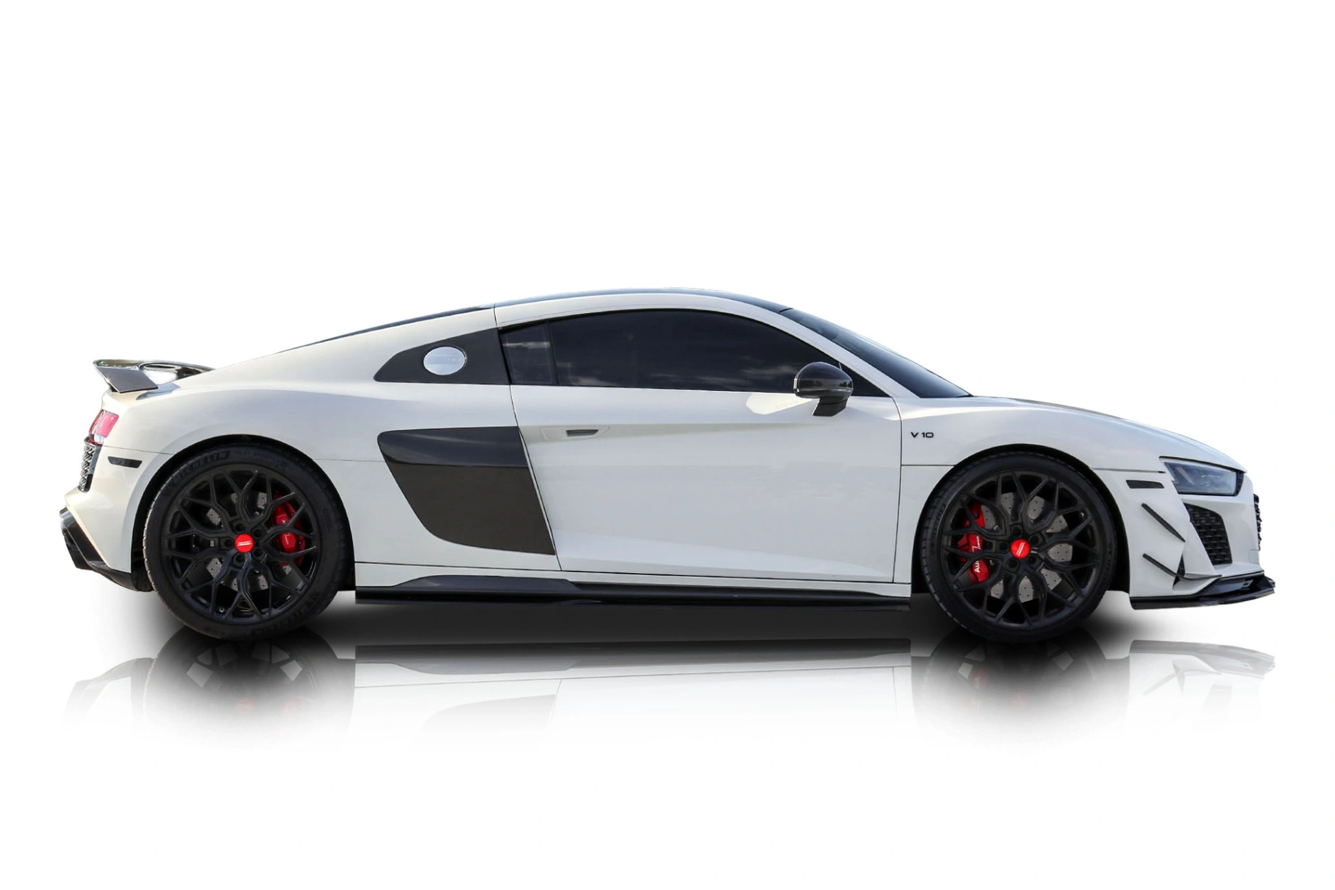 Passenger side photo of 2021 Audi R8