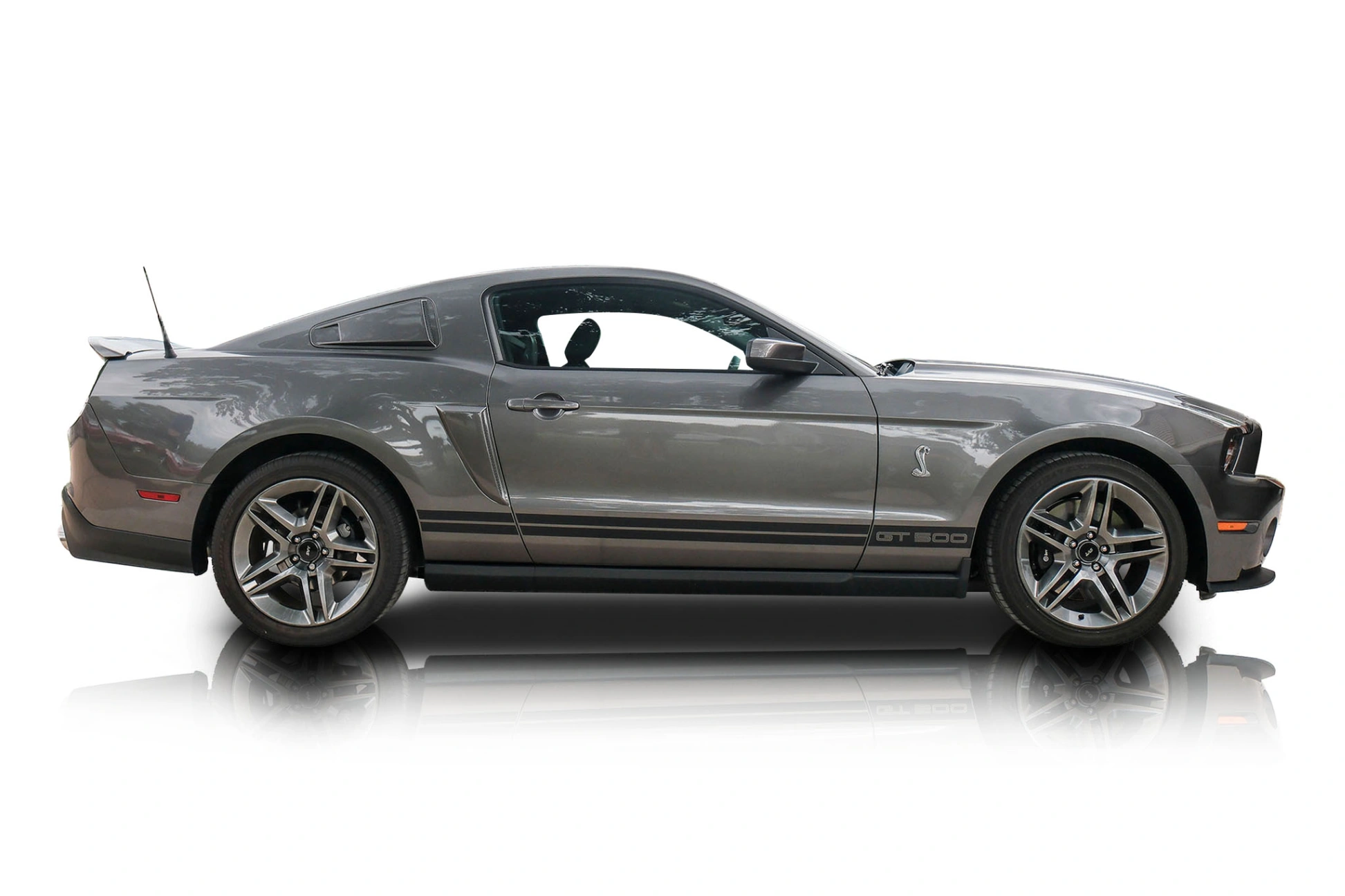 Passenger side photo of 2010 Ford Mustang