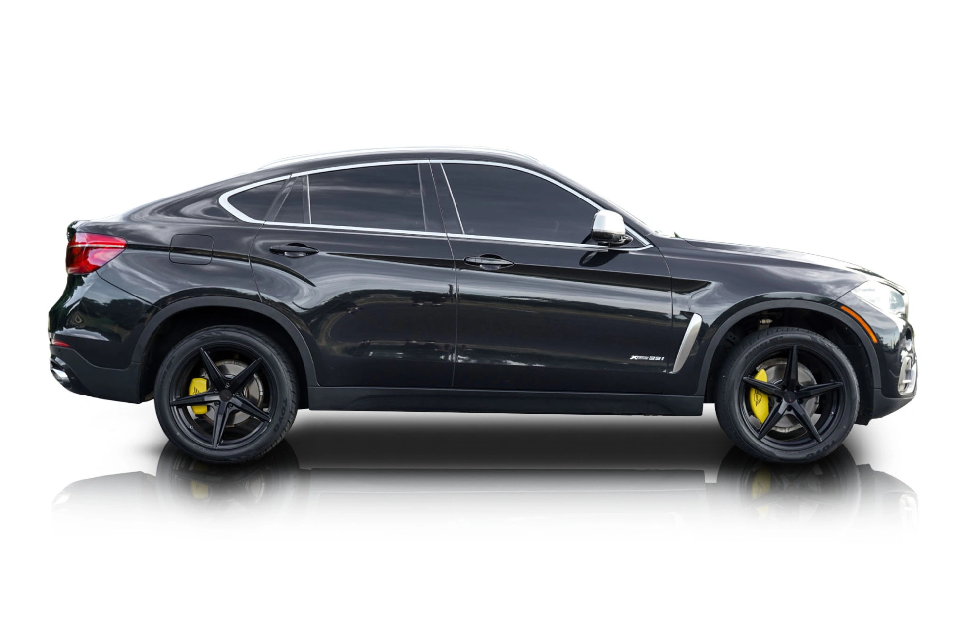 Passenger side photo of 2018 BMW X6