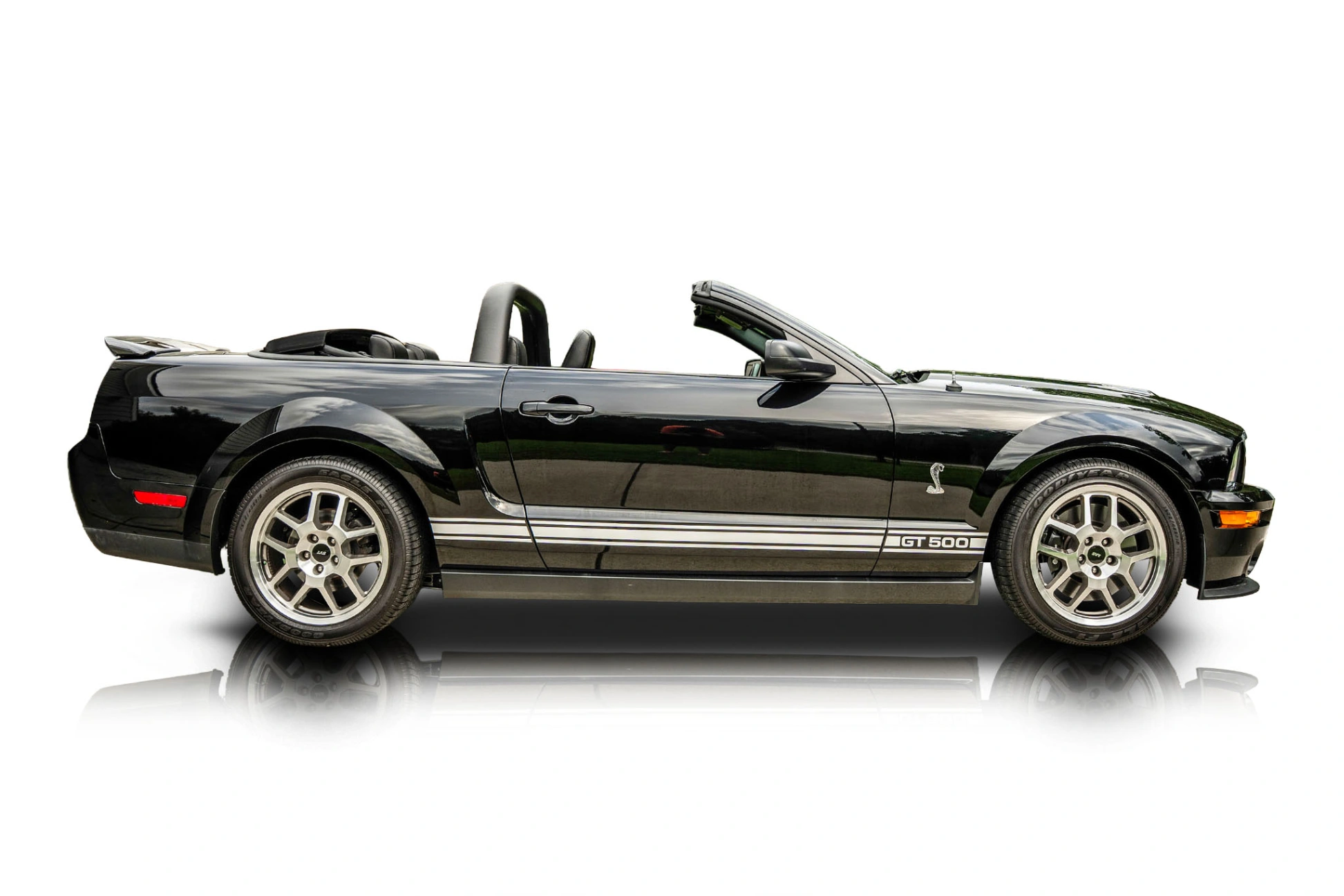 An incredible side shot photo of aFord Mustang that you should buy.