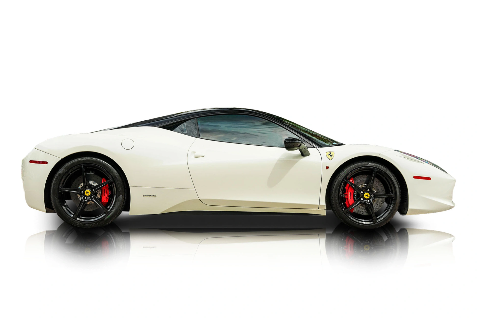 An incredible side shot photo of aFerrari 458 Italia that you should buy.