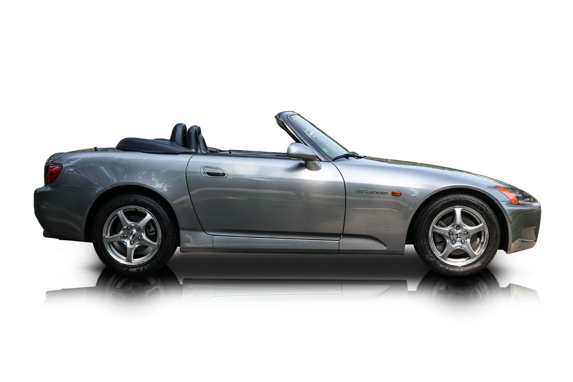 Passenger side photo of 2000 Honda S2000