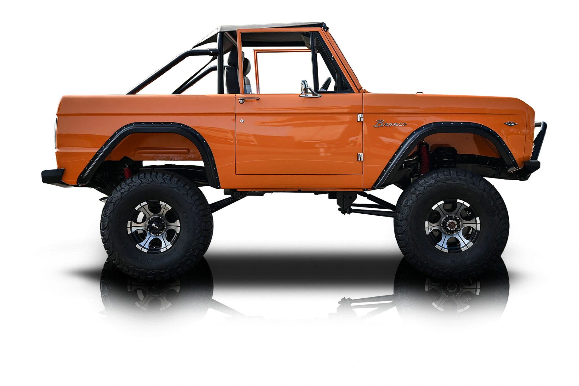 Passenger side photo of 1968 Ford Bronco